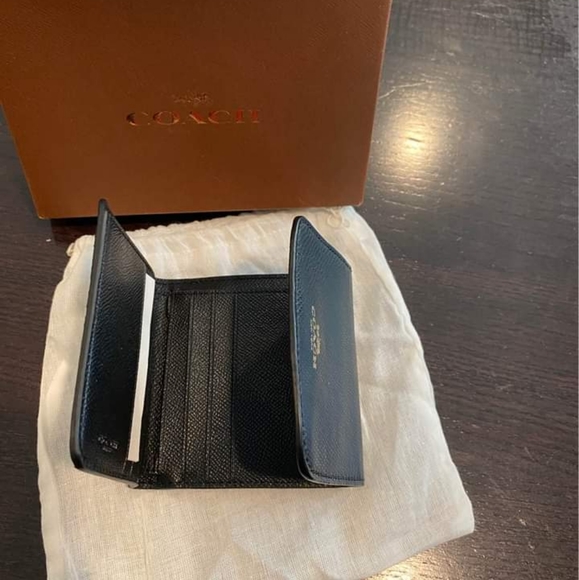 Brand new wallet Coach - Picture 3 of 3
